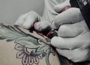 Татуировки нарушают терморегуляцию организма - вывод ученых