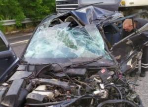 На Харьковщине произошло тройное ДТП с автобусом, есть погибшие (фото)