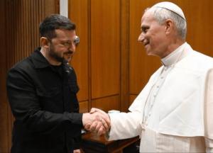 Зеленський прибув до Італії і вже зустрівся з Папою Римським (відео)