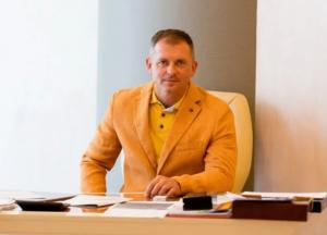 Компанія матері нардепа Молотка заробила з вершками на фортифікаційних товарах для Сумщини (відео)