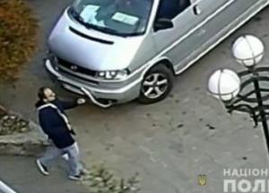 На Киевщине мужчина пытался растлить семилетнюю девочку (видео)
