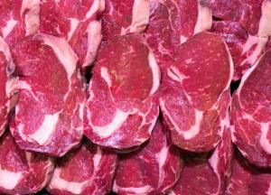 Эксперты рассказали об опасных компонентах фабричного мяса