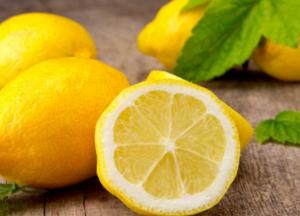 Медики рассказали, как лимон влияет на работу печени