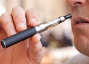 Рада поддержала запрет рекламы электронных сигарет и жидкостей