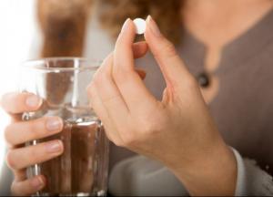 Медики назвали 4 витамина, которые бесполезны в качестве добавок