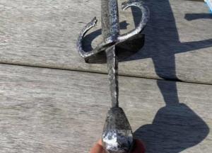 ​В Тернопольской области найден уникальный меч (фото)