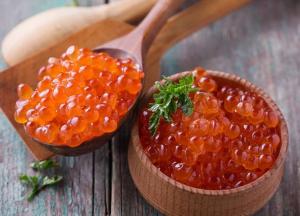 Эксперты рассказали о пользе и вреде красной икры