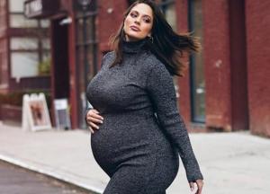 Беременная модель plus-size Эшли Грем обнажилась для фото