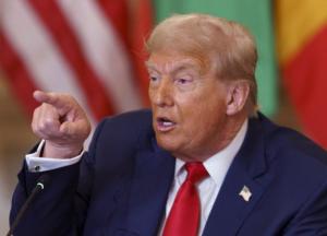 "Зупинитися там, де є": політолог викрив суть слів Трампа про заморозку на лінії фронту