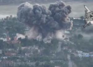 У мережі з’явилось жахливе відео вибуху 3-тонної бомби, яку росіяни скинули на Оріхів