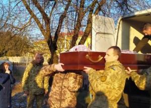 На Волыни простились с погибшим на Донбассе 22-летним героем (видео)