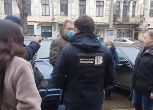В Одессе на взятке задержали чиновницу миграционной службы