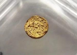 В Швейцарии создали золото со свойствами пластика (видео)