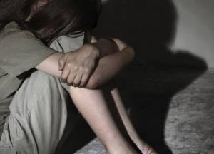 Под Днепром мужчина 10 лет насиловал троих дочерей