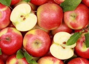 Медики объяснили, в чем может состоять опасность яблок