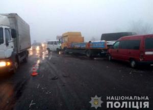 На Ровенщине столкнулись семь автомобилей, есть пострадавшие (фото)
