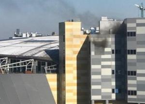 В Киеве горит крупный ТРЦ