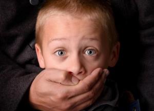 В Запорожской области мужчина развращал своих малолетних сыновей