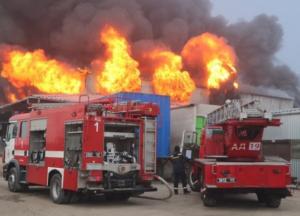 Под Днепром произошел масштабный пожар на складах