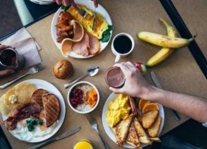 Названы самые вредные для здоровья завтраки