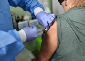 Бесплатный проезд и скидки на кино: в Днепре будут поощрять к вакцинации