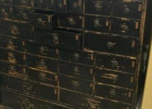 СБУ на границе задержала контрабандистов, которые ввозили в Украину японский антиквариат (фото)