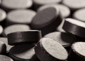 Врачи рассказали, чем полезен активированный уголь