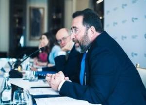 Російський бізнесмен, пов'язаний з Трампом, отримав дозвіл США на угоду з підсанкційним банком