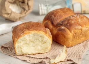 Медики назвали опасные последствия употребления хлеба 