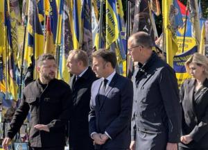 Четвірка лідерів країн-союзниць на Майдані в Києві, їх зустріли Зеленський із першою леді (відео)