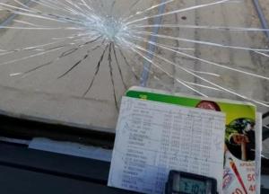 В Харькове разозленные пассажиры разбили окно в трамвае