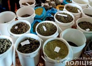 У жителя Николаевщины обнаружили 40 кг конопли и плантацию (фото)