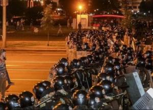 Газ и шумовые гранати: В Минске вторая волна задержаний