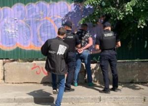 В Киеве сотрудников налоговой задержали на крупной взятке (фото)