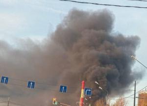 У Ярославлі палає один із найбільших НПЗ Росії (відео)