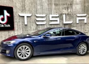 Tesla выпустила большое праздничное обновление с приложением TikTok
