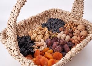 Названы самые полезные сухофрукты