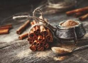 Медики рассказали, чем может навредить корица