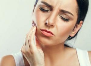 Медики объяснили, как быстро успокоить зубную боль 