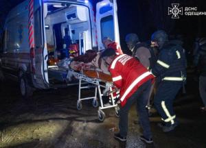 Окупанти вдарили дронами по Одесі: вже 7 постраждалих, вирувала пожежа (фото)