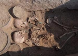 Вечная любовь: обнаружили пару, которую захоронили 4000 лет назад