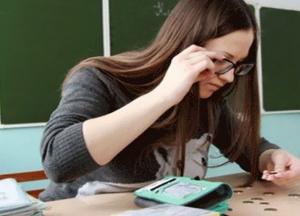 Кабмин планирует увеличить зарплаты учителей до 70%