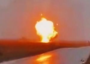 У Росії всі три гілки, якими транспортувались бензин, дизель та авіаційне пальне, одночасно вибухнули (відео)