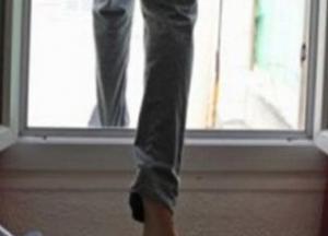 В Кривом Роге 10-летний мальчик выпрыгнул из окна квартиры на пятом этаже