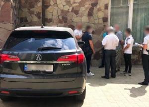 На Львовщине военнослужащего задержали на взятке (фото)