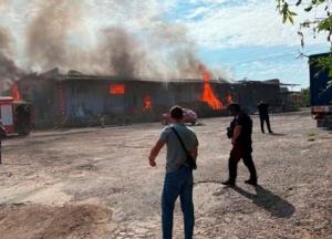 Дрон вдарив по "Новій пошті" у Гайсині, також згоріли термінали у Дніпрі та на Харківщині (відео)