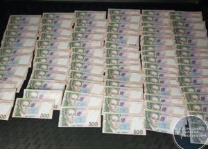 В Донецкой области на взятке в 100 тысяч задержали главу поссовета