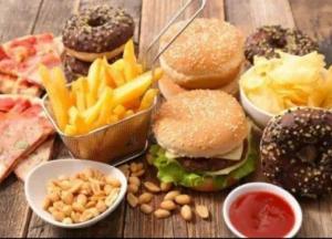 Медики перечислили продукты, сокращающие продолжительность жизни