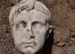 Найдена мраморная голова первого императора Рима (фото)