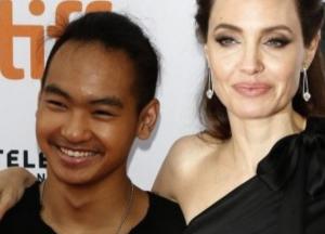 Старший сын Анджелины Джоли уезжает от матери